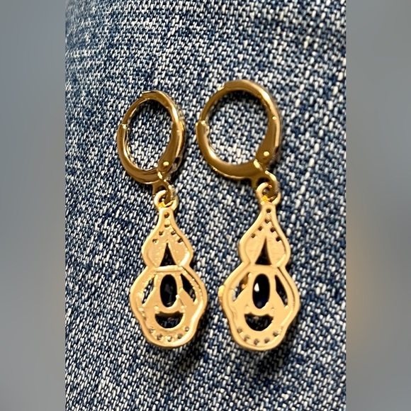 Green gem dangle earrings - Picture 4 of 5